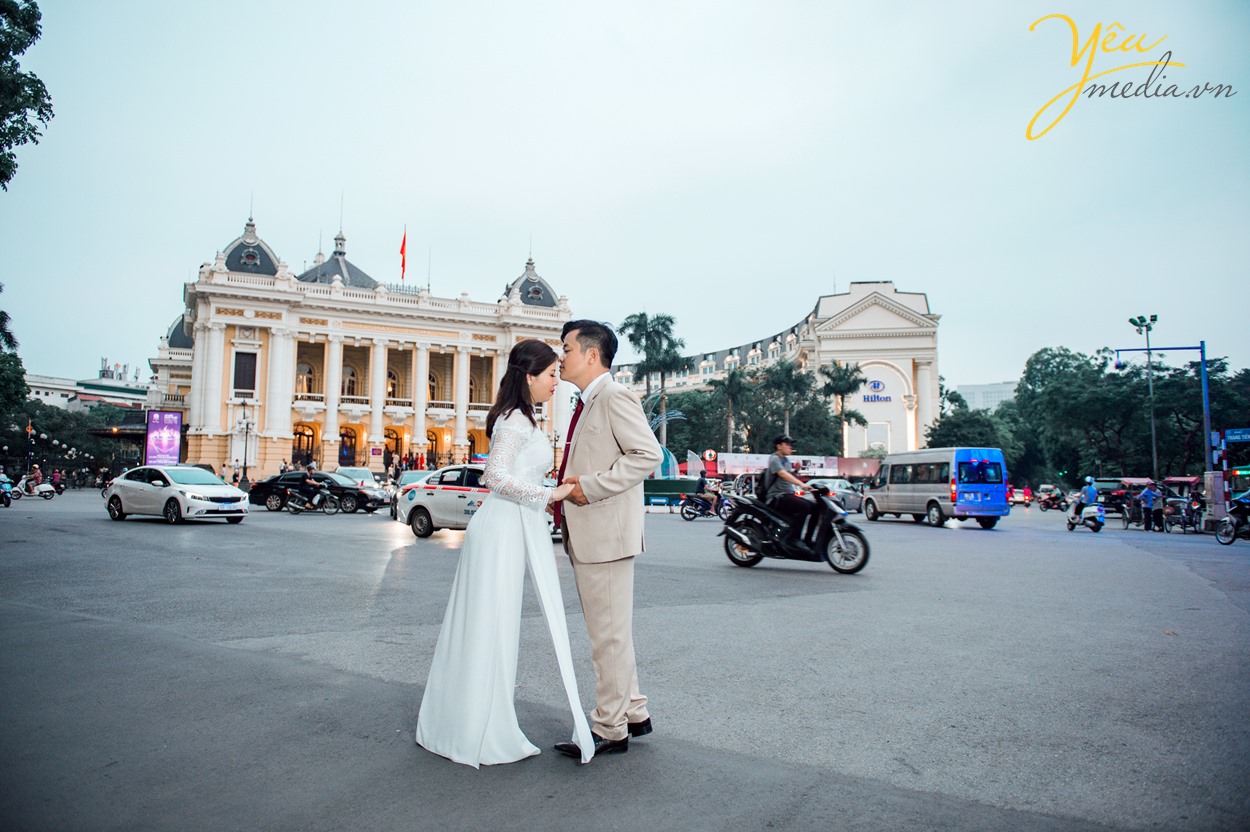 chụp ảnh cặp đôi ở nhà hát lớn hà nội
