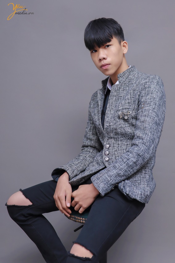 Chụp ảnh chân dung nghệ thuật cho diễn viên Nguyễn Mạnh Chính trong studio