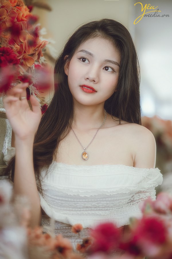 chụp ảnh concept lady nhẹ nhàng sang trọng kiêu sa tại hà nội yêu media tại libre coffee