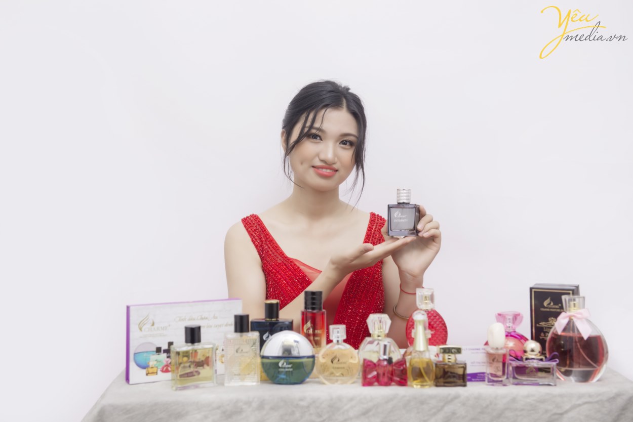 Chụp ảnh sản phẩm mỹ phẩm, nước hoa, thời trang giá rẻ tại Hà Nội