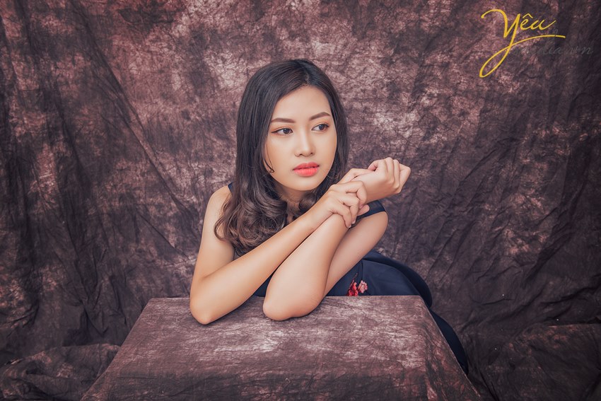 những cô gái hà nội rủ nhau đi chụp ảnh trong studio