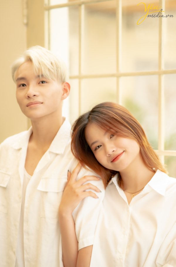 chụp ảnh couple tại quán cà phê đẹp ở hà nội ekip yêu media studio libre