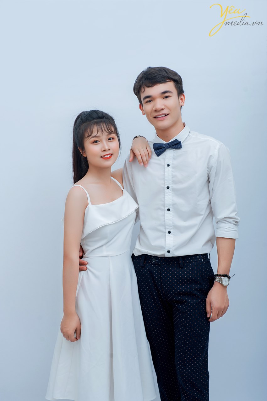 Tình yêu là những điều đẹp đẽ, những cung bậc cảm xúc tuyệt vời mà cặp đôi Trang - Ngân đã thể hiện trong bộ ảnh được thực hiện bởi Yêu Media trong studio của mình.