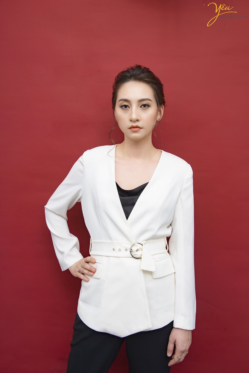 Đây là bài viết giới thiệu dịch vụ chụp ảnh doanh nhân - boss mỹ phẩm đẹp mới nhất được trình bày bởi Yêu media - kèm theo những hình ảnh vừa thực hiện xong cho một khách hàng thân thiết của Yêu media Studio.