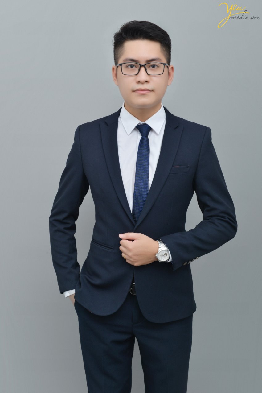Ảnh chụp chân dung nghề nghiệp trong studio pro tại Hà Nội cho khách hàng
