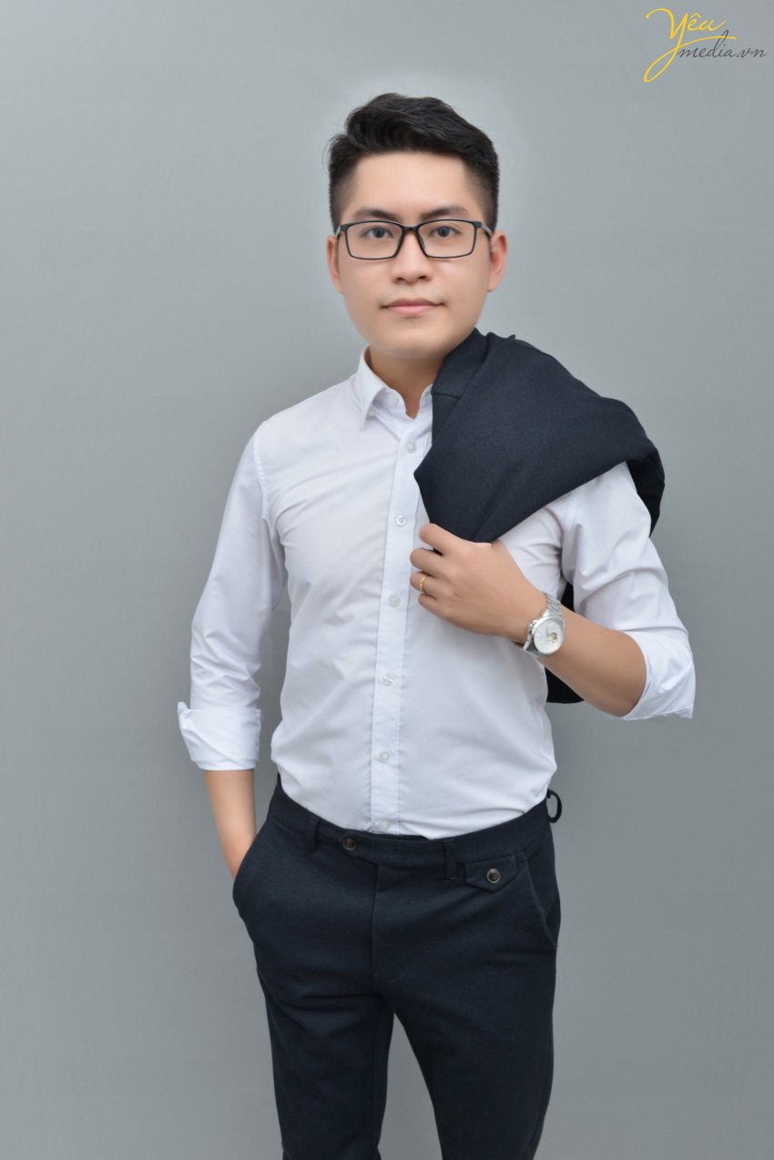 Ảnh chụp chân dung nghề nghiệp trong studio pro tại Hà Nội cho khách hàng