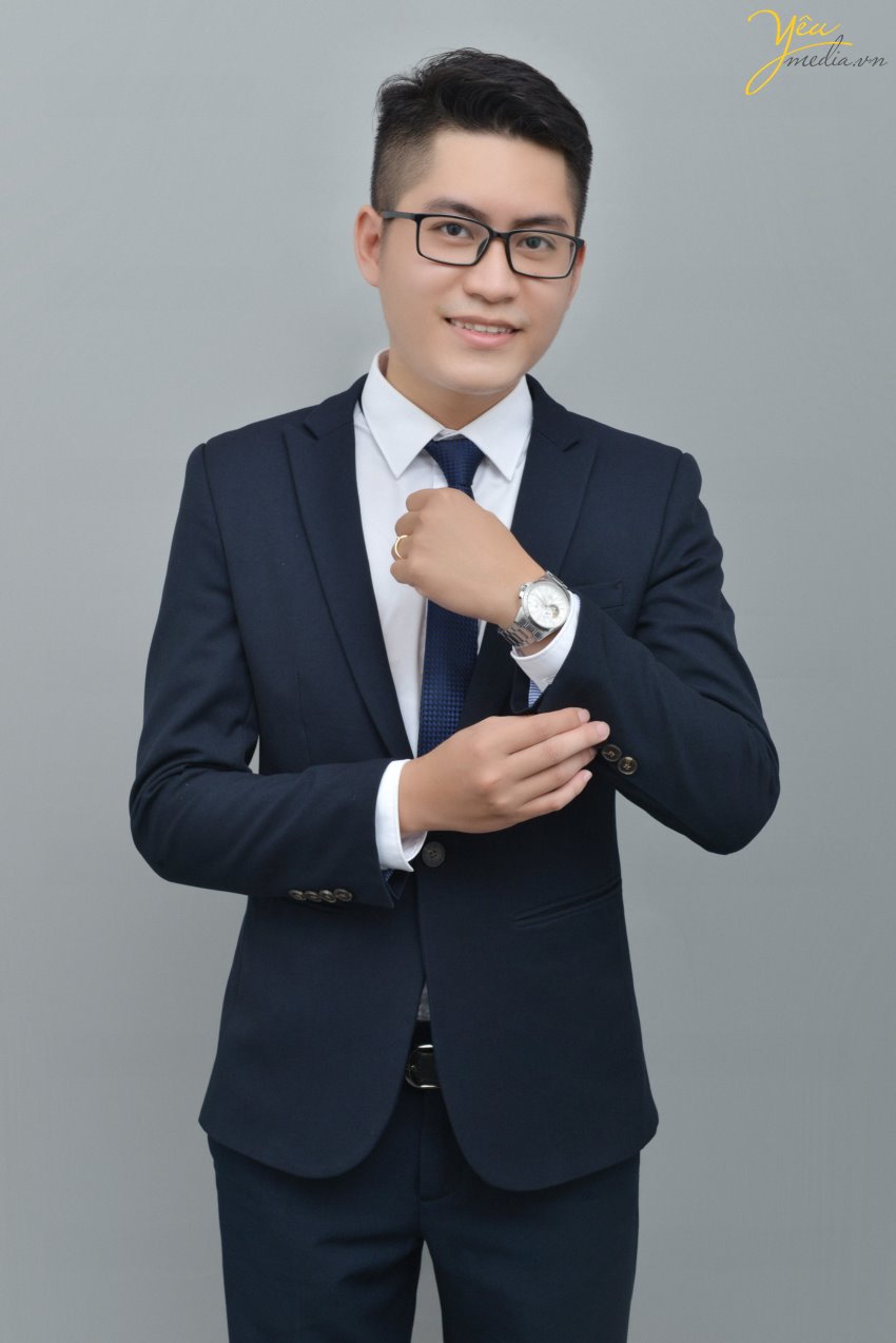 Ảnh chụp chân dung nghề nghiệp trong studio pro tại Hà Nội cho khách hàng