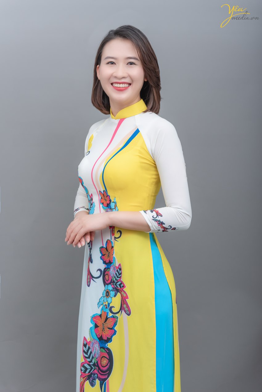 Chụp ảnh profile chân dung cùng áo dài và vest nữ: chị Mỹ Duyên