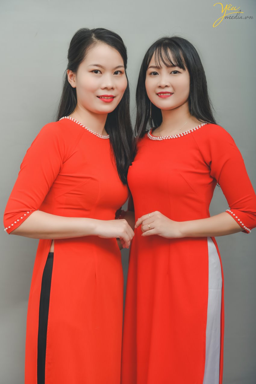 Bộ ảnh kỷ niệm chân dung trong studio cho "những người phụ nữ trong gia đình"