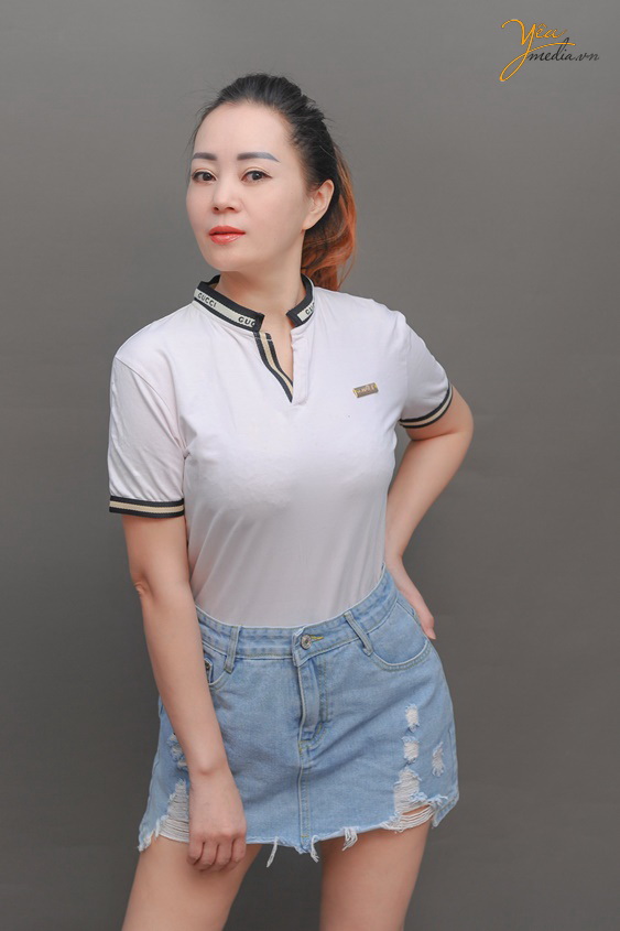 Chụp ảnh chân dung trong studio cho chị Hà