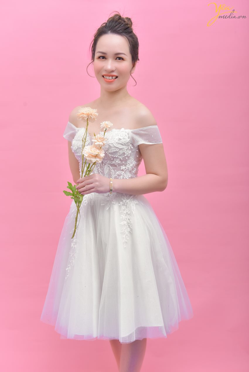 Chụp ảnh chân dung trong studio Hà Nội với concept đơn giản: chị Nhung