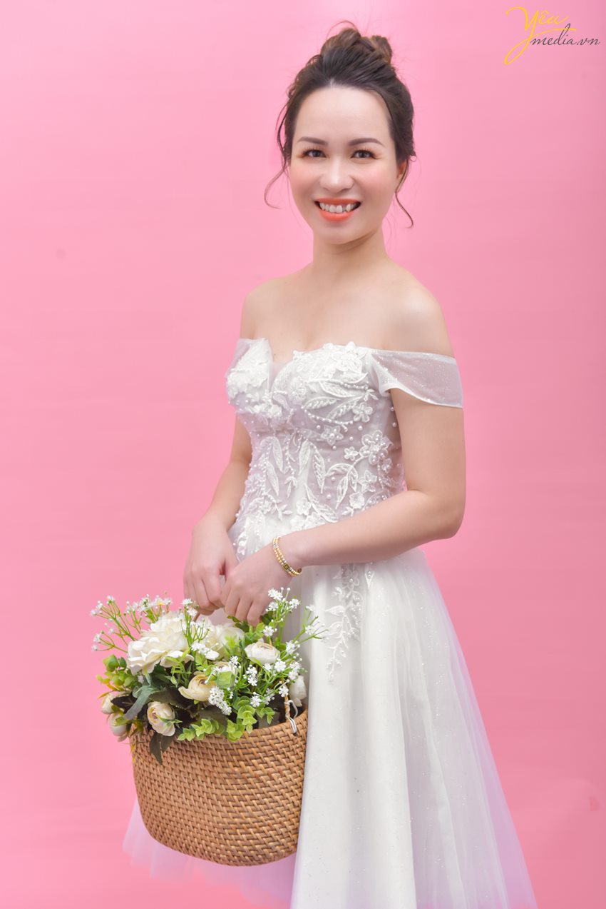 Chụp ảnh chân dung trong studio Hà Nội với concept đơn giản: chị Nhung