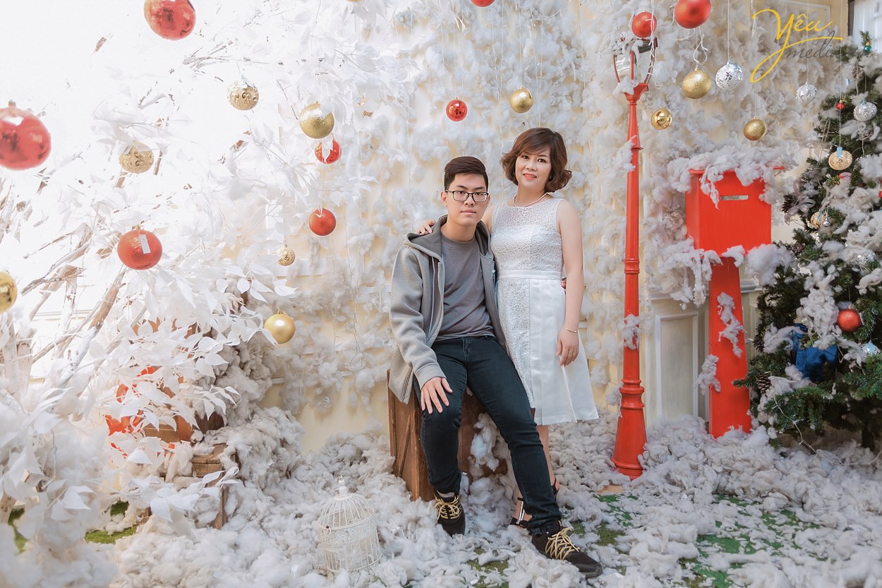 studio chụp ảnh mẹ và con trai trong phim trường
