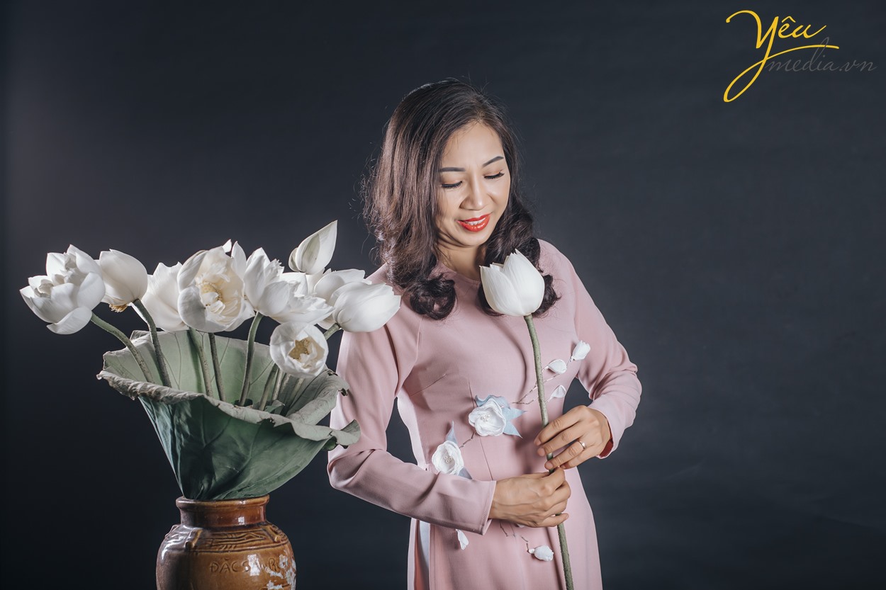 chụp ảnh hoa sen trong studio ảnh viện tại hà nội