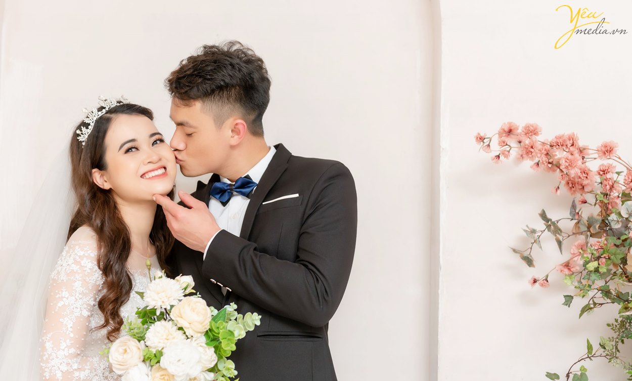 Chụp ảnh cưới style sang trọng châu Âu giữa lòng Hà Nội đến studio nào