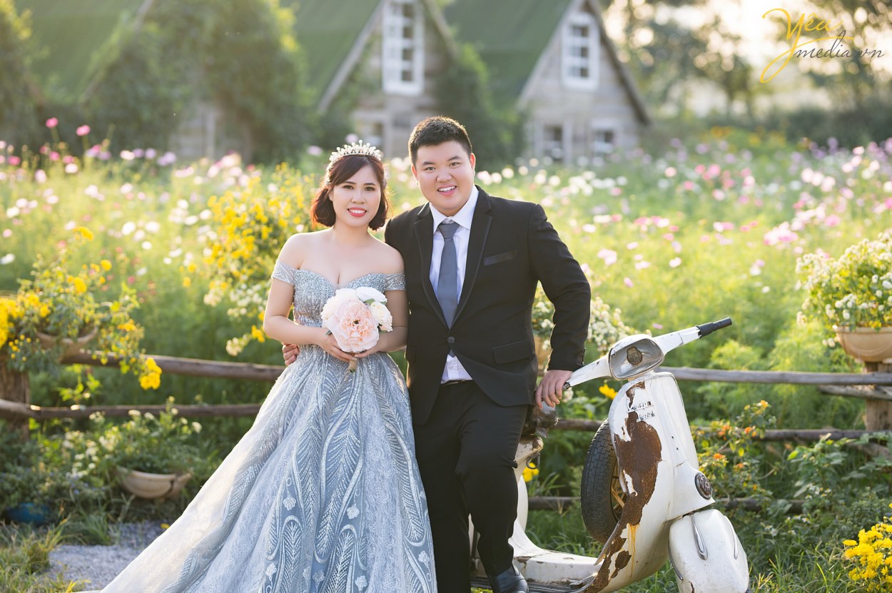 9 - Bạn sắp cưới và đang đau đầu đi tìm studio chụp ảnh cưới có dịch vụ đẹp và tốt nhất hà nội. Đây là top 3 studio được đánh giá tốt tại Hà Nội.