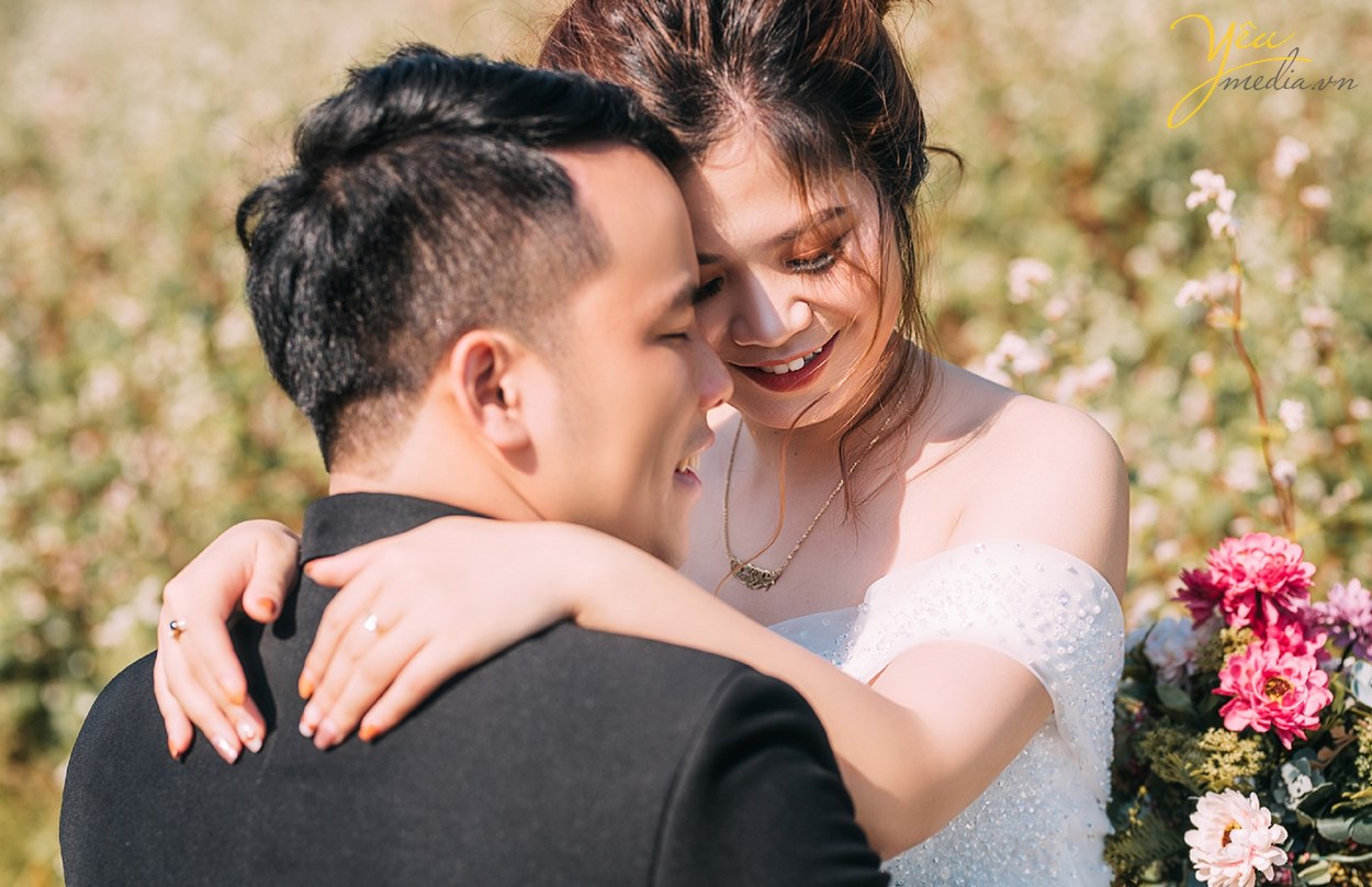 ekip chụp ảnh cưới vui vẻ nhất hà nội ở yên sở