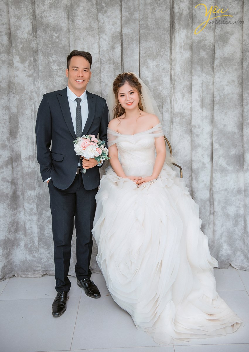 chụp ảnh cưới làm ảnh phóng phong cách hàn quốc trong studio hà nội