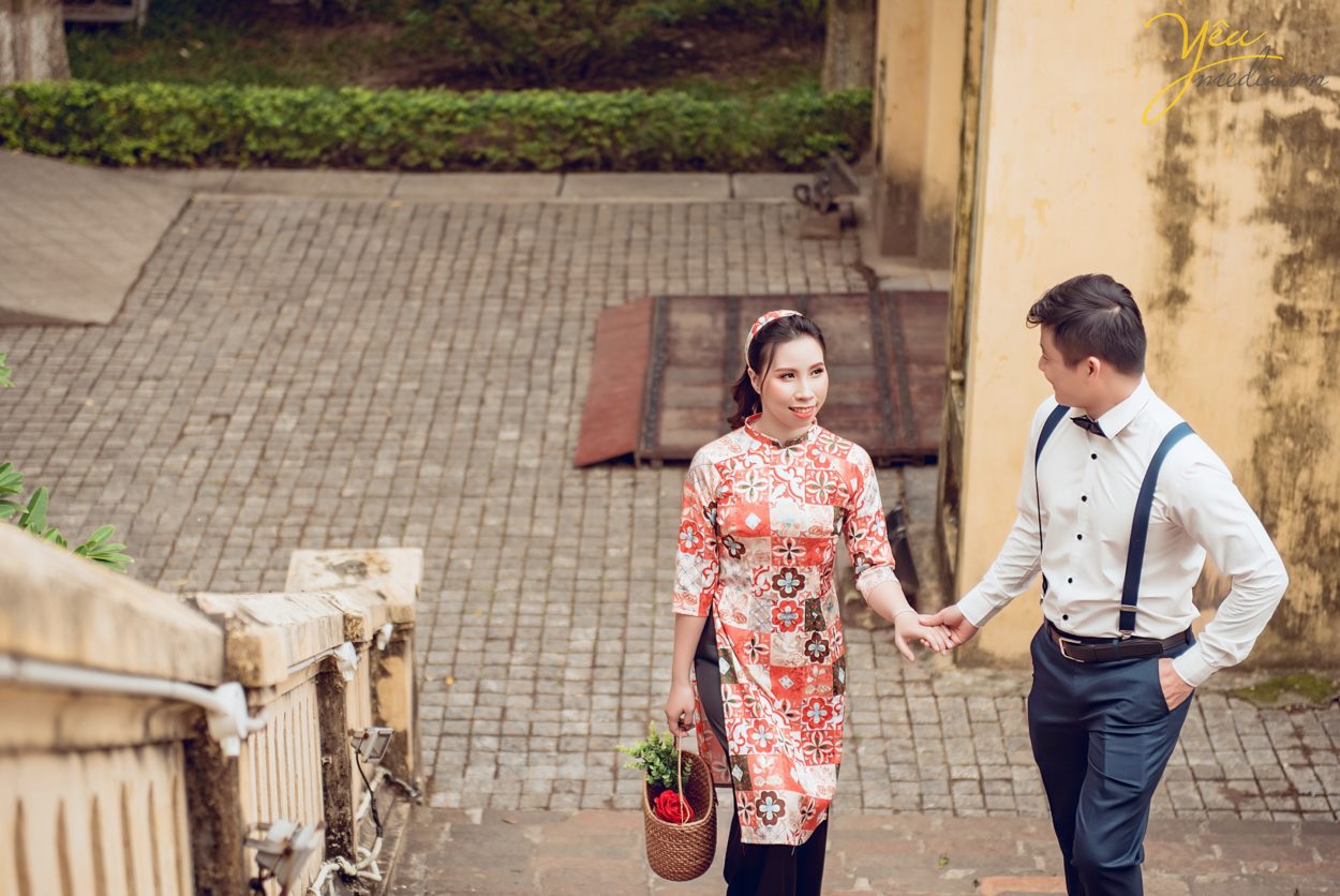 Bạn đang tìm kiếm cho mình một địa điểm chụp ảnh cưới dã ngoại ở Hà Nội? Hiện nay có không ít các cặp đôi kết hợp giữa việc chụp ảnh cưới với việc đi du lịch, dã ngoại. Nhưng lại có không ít số lượng cặp đôi muốn đến thủ đô Hà Nội để lưu giữ những tấm hình cưới của mình. Và điều quan tâm nhất mà họ muốn tìm kiếm đó chính là địa điểm chụp ảnh cưới dã ngoại ở Hà Nội.