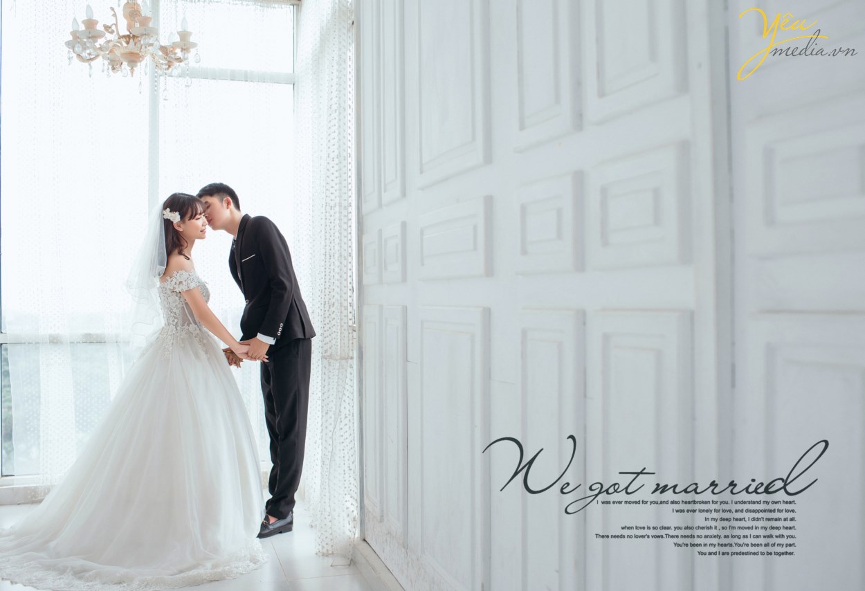 Sau các phim trường châu Âu, phim trường Vintage thì Santorini Park là nơi mang lại luông gió mới đầy hơi thở Địa Trung Hải với những ngôi nhà nấm xanh trắng vô cùng đáng yêu và dễ thương, được giới trẻ vô cùng yêu thích.