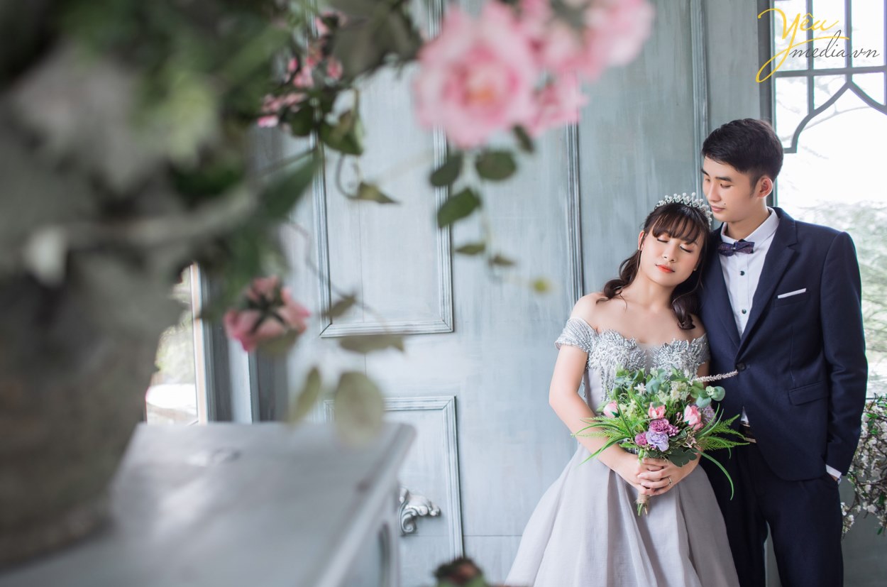 Sau các phim trường châu Âu, phim trường Vintage thì Santorini Park là nơi mang lại luông gió mới đầy hơi thở Địa Trung Hải với những ngôi nhà nấm xanh trắng vô cùng đáng yêu và dễ thương, được giới trẻ vô cùng yêu thích.