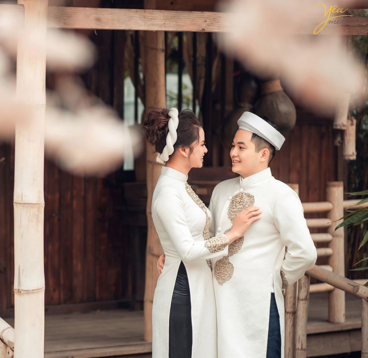 Chụp ảnh cưới tại phim trường hoành tráng nhất Hà Nội Smiley Ville 2020