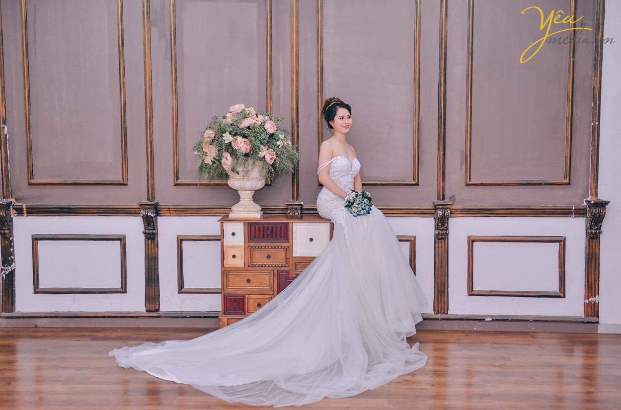 chụp ảnh cưới trong nhà với khung cảnh hàn quốc