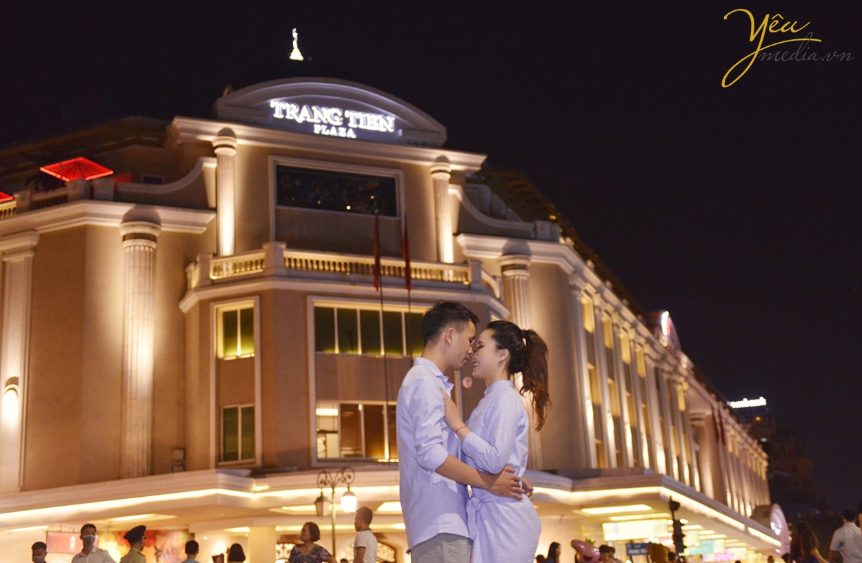 ảnh cưới cặp đôi chụp ở tràng tiền plaza có gì đẹp