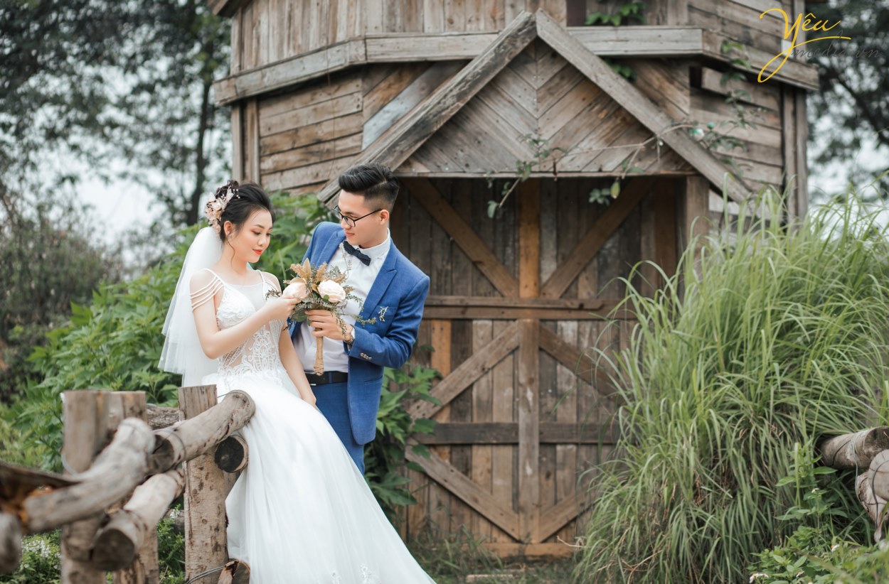 Xu hướng chụp ảnh cưới hiện đại, đơn giản đến từ xứ sở kim chi Hàn Quốc đang trở thành trào lưu rất được ưa chuộng trong thời gian gần đây ở các studio chụp ảnh cưới. Phong cách chụp ảnh cưới tự nhiên luôn là kiểu chụp hình cưới được nhiều cô dâu chú rể theo đuổi, làm thế nào để có bộ ảnh cưới vừa đẹp tự nhiên vừa tiết kiệm?