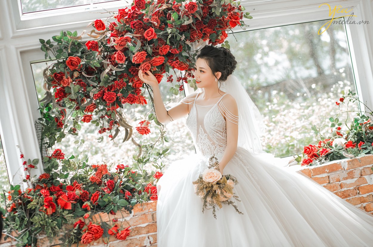 Xu hướng chụp ảnh cưới hiện đại, đơn giản đến từ xứ sở kim chi Hàn Quốc đang trở thành trào lưu rất được ưa chuộng trong thời gian gần đây ở các studio chụp ảnh cưới. Phong cách chụp ảnh cưới tự nhiên luôn là kiểu chụp hình cưới được nhiều cô dâu chú rể theo đuổi, làm thế nào để có bộ ảnh cưới vừa đẹp tự nhiên vừa tiết kiệm?