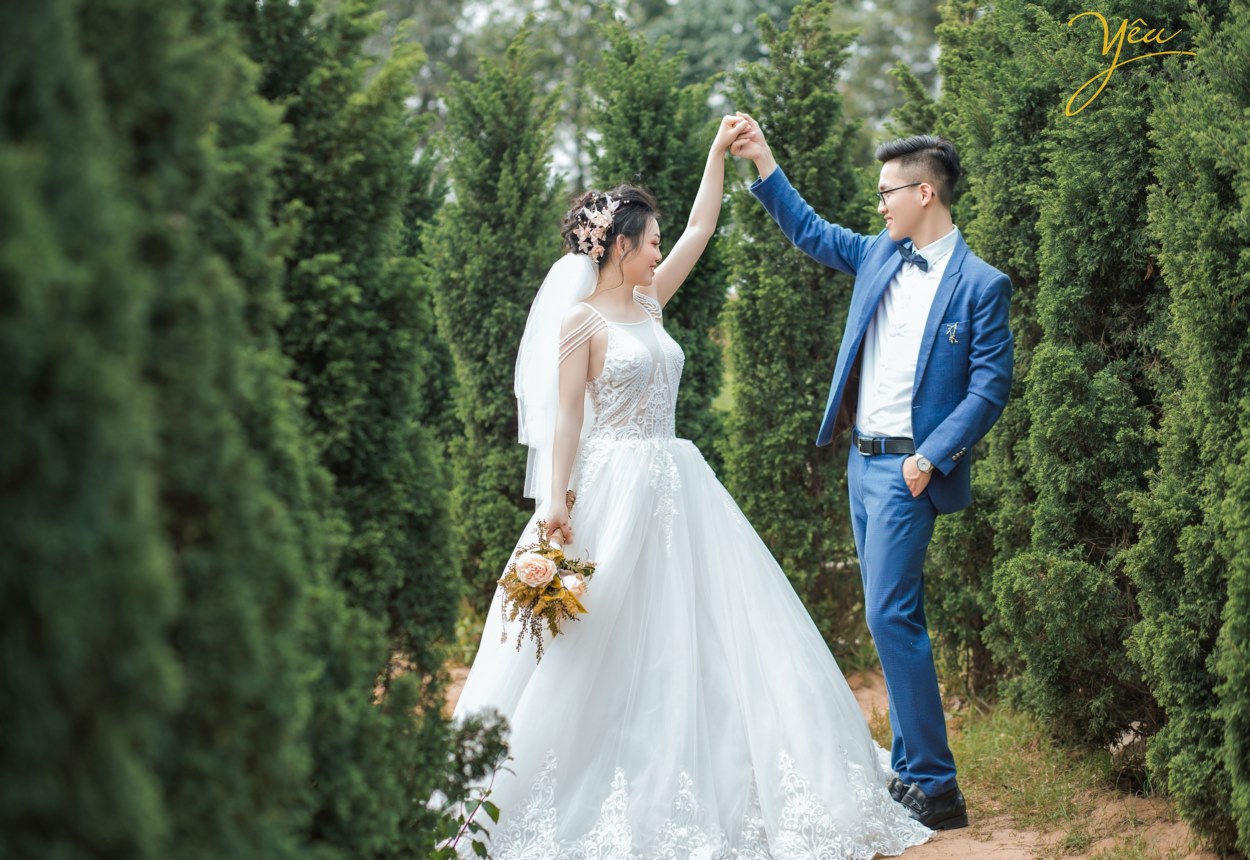 Xu hướng chụp ảnh cưới hiện đại, đơn giản đến từ xứ sở kim chi Hàn Quốc đang trở thành trào lưu rất được ưa chuộng trong thời gian gần đây ở các studio chụp ảnh cưới. Phong cách chụp ảnh cưới tự nhiên luôn là kiểu chụp hình cưới được nhiều cô dâu chú rể theo đuổi, làm thế nào để có bộ ảnh cưới vừa đẹp tự nhiên vừa tiết kiệm?