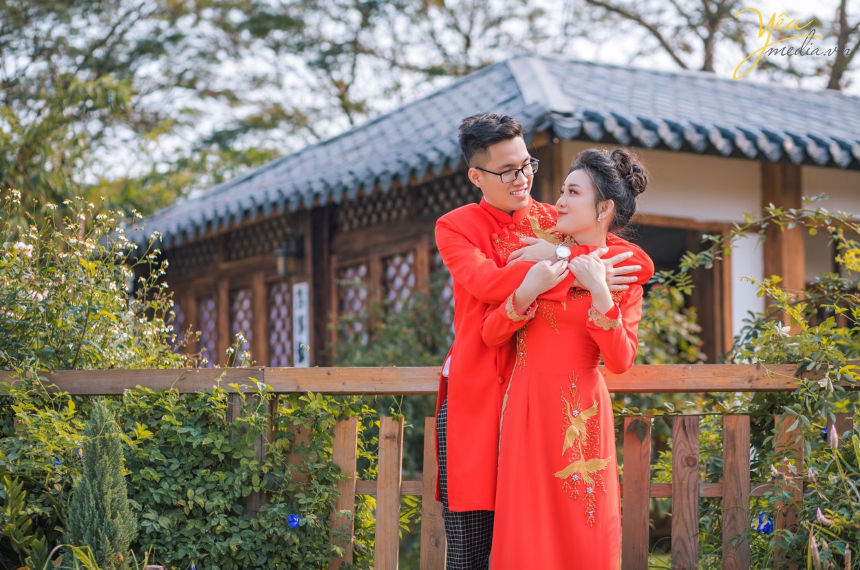 Xu hướng chụp ảnh cưới hiện đại, đơn giản đến từ xứ sở kim chi Hàn Quốc đang trở thành trào lưu rất được ưa chuộng trong thời gian gần đây ở các studio chụp ảnh cưới. Phong cách chụp ảnh cưới tự nhiên luôn là kiểu chụp hình cưới được nhiều cô dâu chú rể theo đuổi, làm thế nào để có bộ ảnh cưới vừa đẹp tự nhiên vừa tiết kiệm?