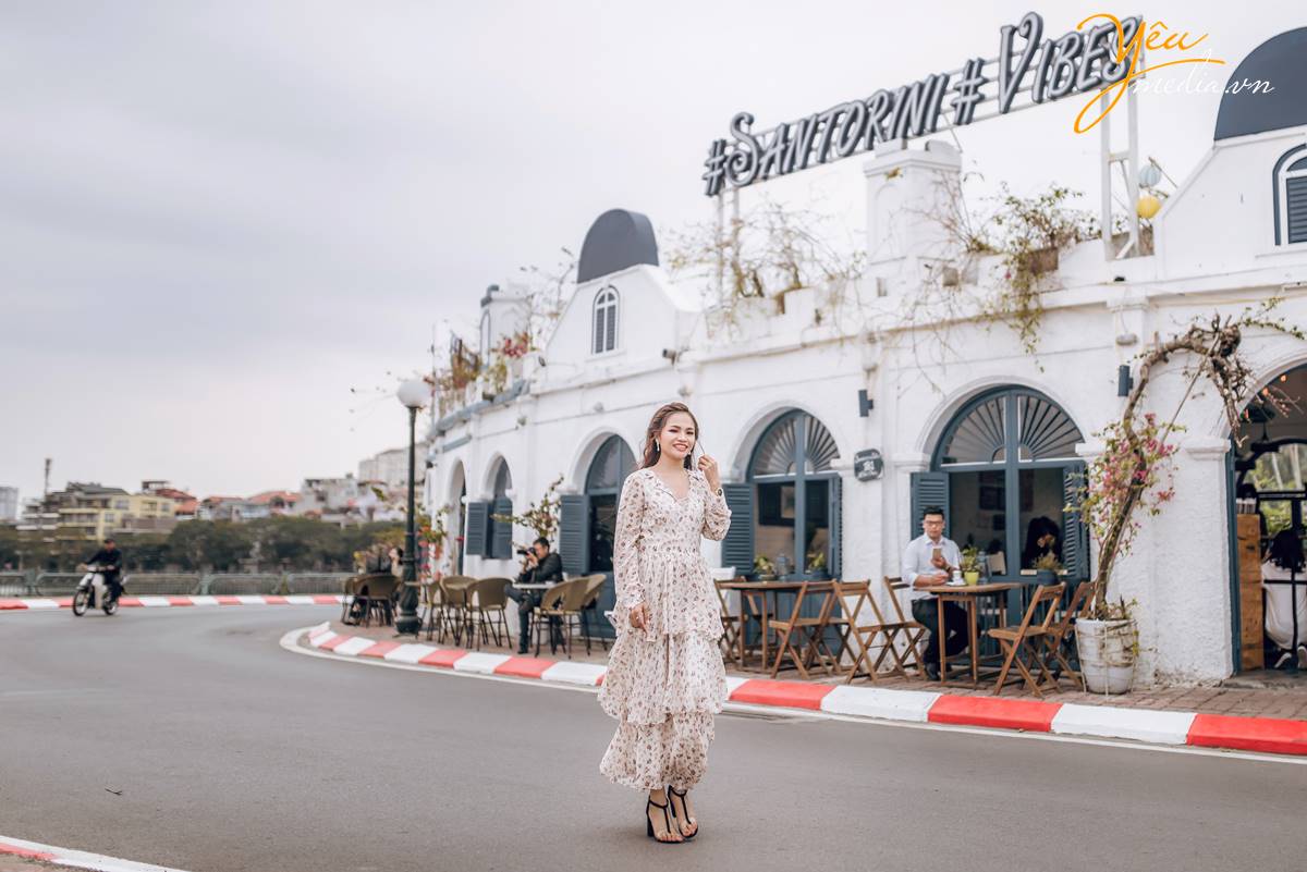 Chụp ảnh cưới tại Santorini Vibes Cafe