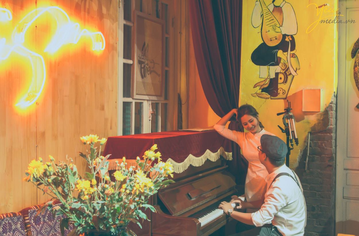 Một mối tình đẹp kết trái bằng một đám cưới lung linh và lưu giữ bằng một bộ ảnh cưới đáng nhớ. Chụp ảnh cưới đẹp tại Hàn Quốc để ghi dấu những khoảnh khắc đẹp đẽ nhất của các cặp đôi có lẽ là ý tưởng không thể nào tuyệt vời hơn.  Nếu cô dâu đáng yêu của bạn luôn ao ước được chụp ảnh cưới đẹp tại đất nước Hàn Quốc, còn bạn thì muốn dành cho nàng những kỉ niệm đáng nhớ. Vậy thì, cưới chỉ có một lần, tại sao lại không chọn tour chụp ảnh cưới tại Hàn Quốc vừa đẹp vừa ý nghĩa nhỉ.