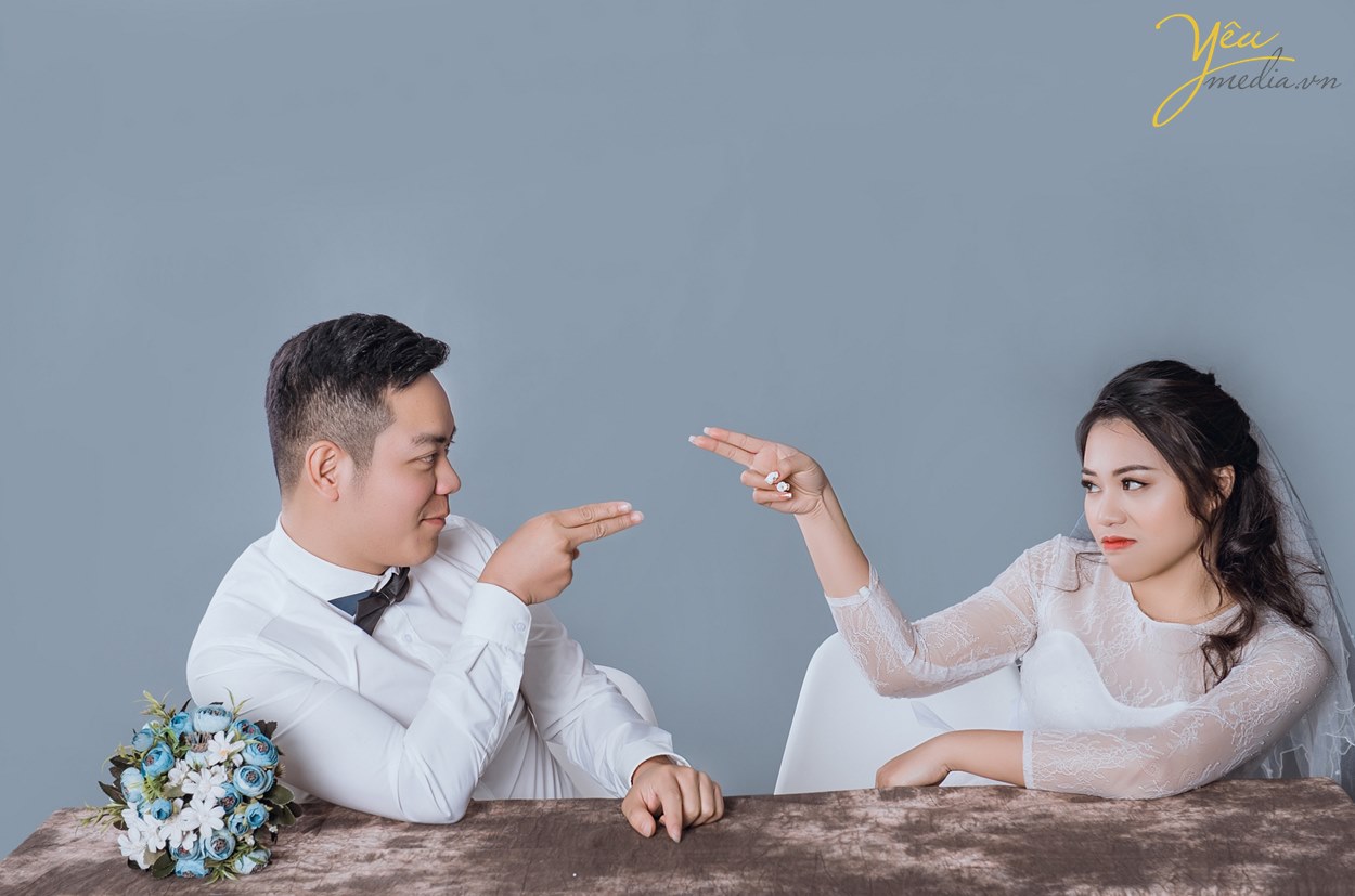 chụp ảnh cưới dạng funny ghi lại kỉ niệm