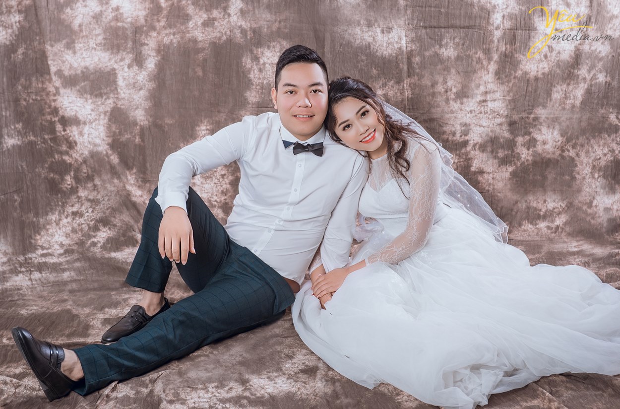 chụp ảnh cưới trong nhà phong cách nhẹ nhàng ở hà nội
