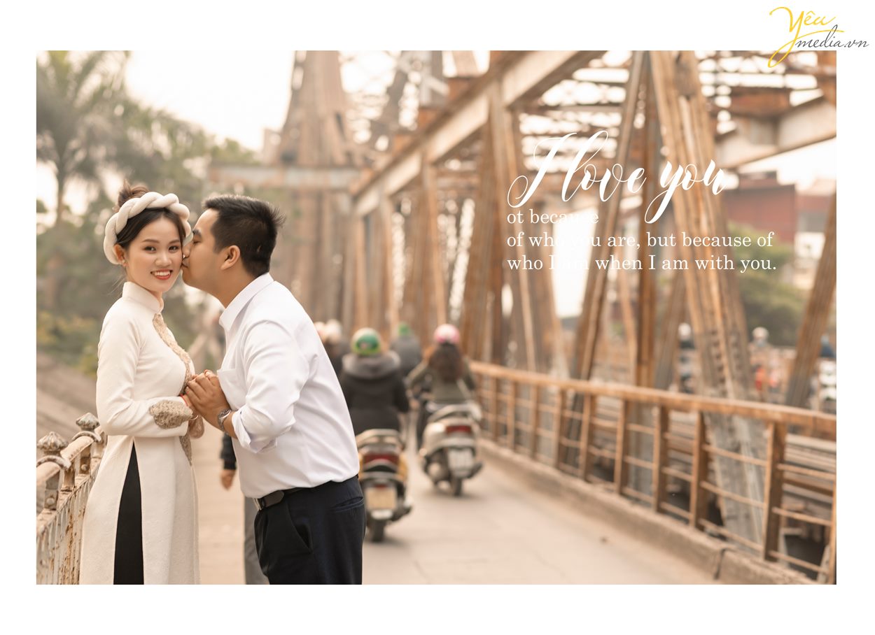 Album hình cưới đẹp chụp ở Thảo nguyên hoa và cầu Long Biên màu đẹp wedding trong vắt hàn quốc