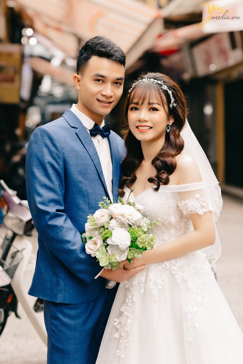 Chụp ảnh cưới trong phố cổ Hà Nội