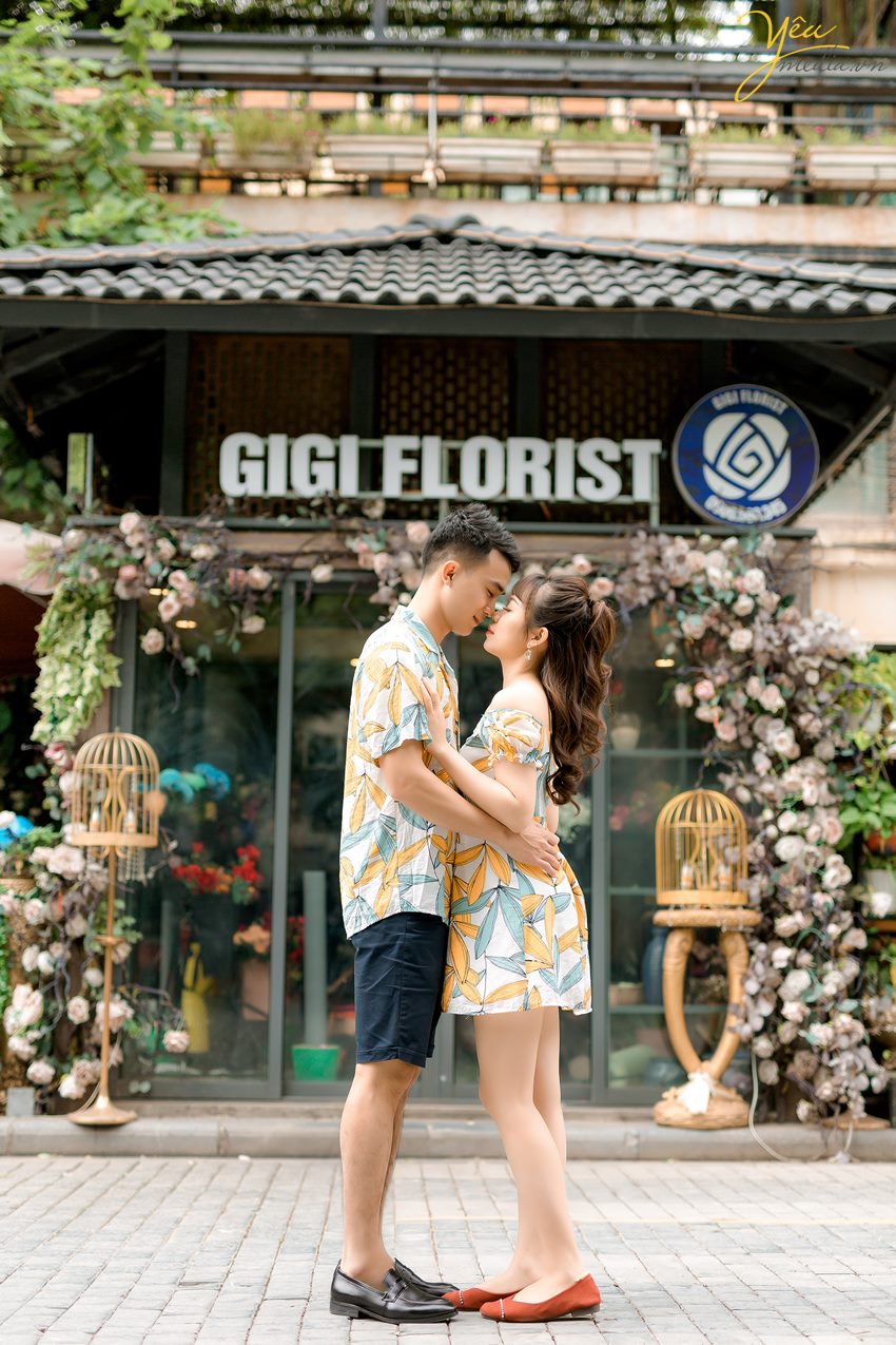 Chụp ảnh cưới trong phố cổ Hà Nội phố sách Lý THường Kiệt