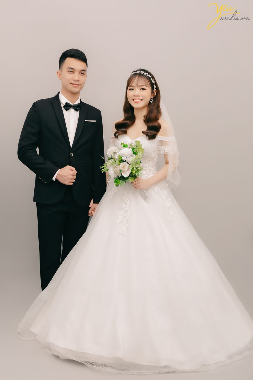 chụp ảnh cưới làm ảnh phóng bày tiệc