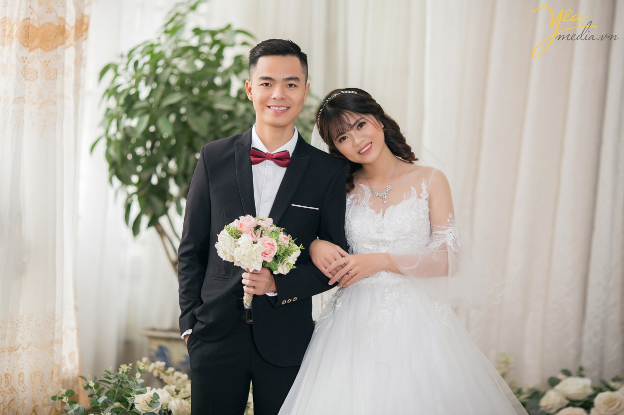 chụp ảnh cưới phong cách truyền thống in ảnh phóng không làm album giá rẻ nhất