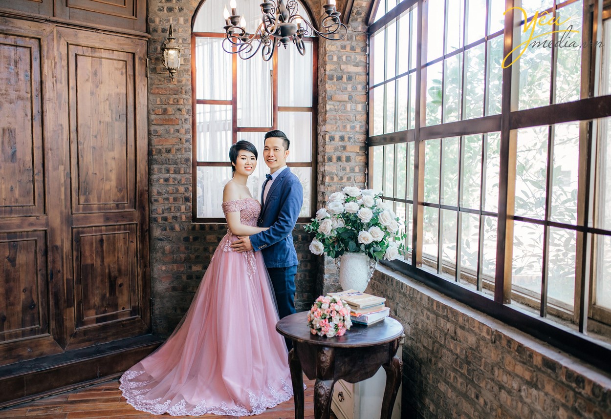 ảnh cưới chụp trong studio trong nhà phim trường rosa hà nội