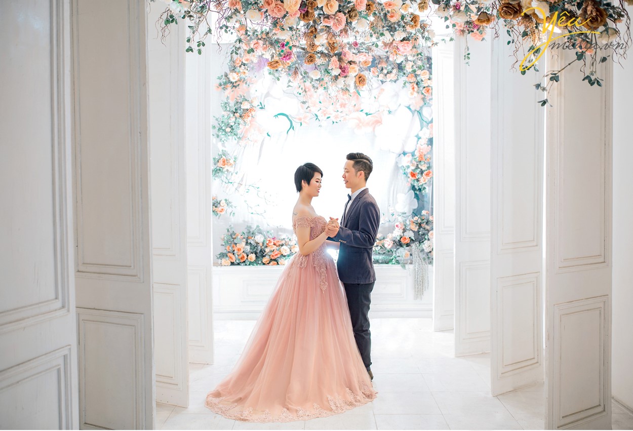 ảnh cưới chụp trong studio trong nhà phim trường rosa hà nội