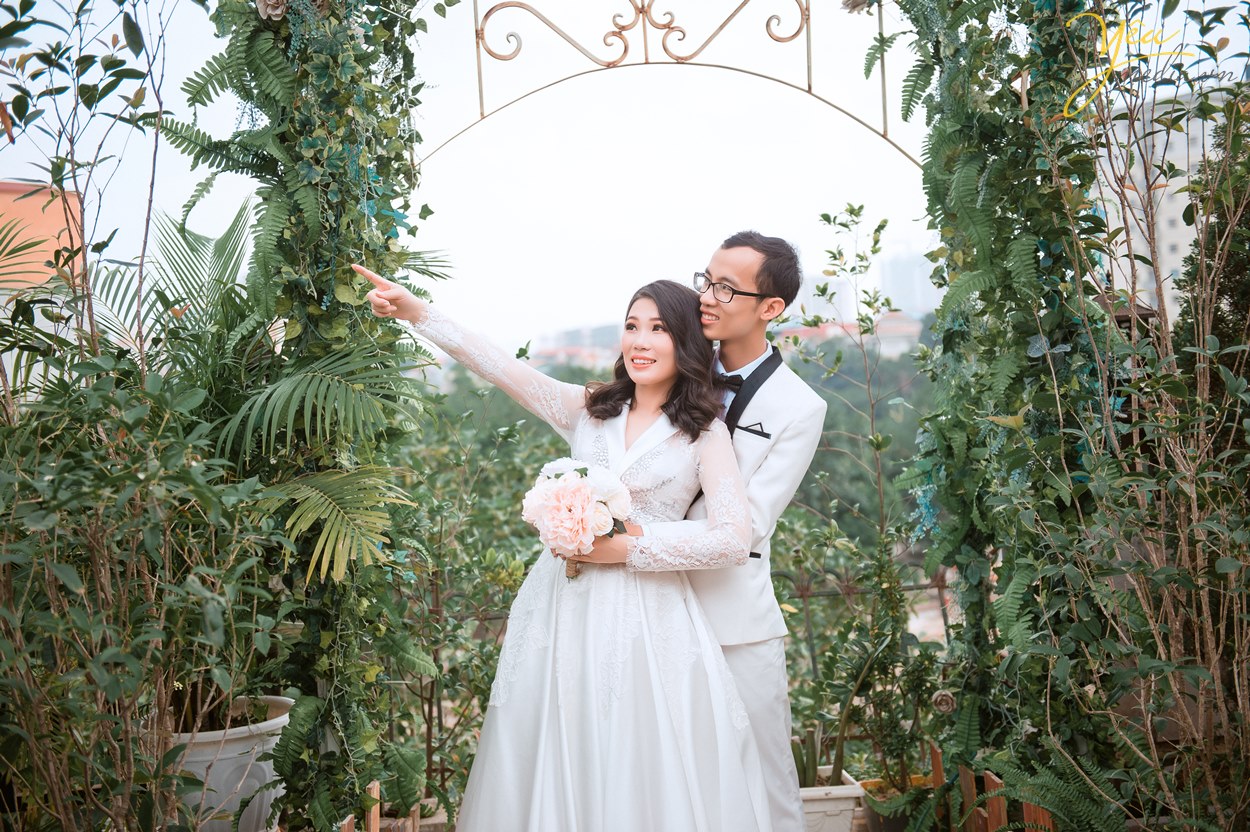 chỉ chụp ảnh cưới lấy ảnh phóng gỗ thì nên đến studio nào