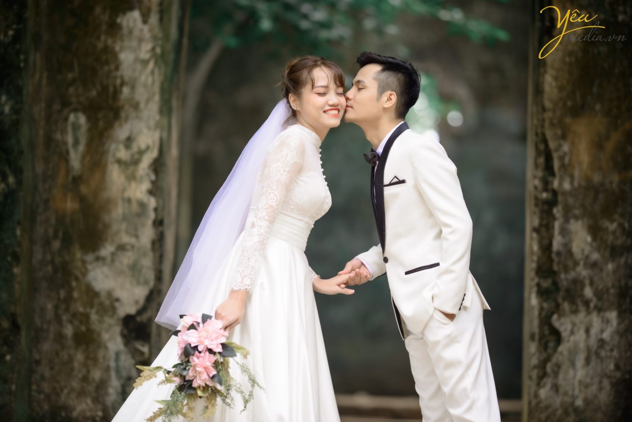 Từ lâu, Vườn Quốc Gia Ba Vì không chỉ là địa điểm tham quan du lịch tâm linh, khu nghỉ dưỡng dành cho các du khách mà nơi đây còn trở thành điểm đến lý tưởng cho các cặp đôi muốn tìm ý tưởng độc đáo cho album ảnh cưới của mình.