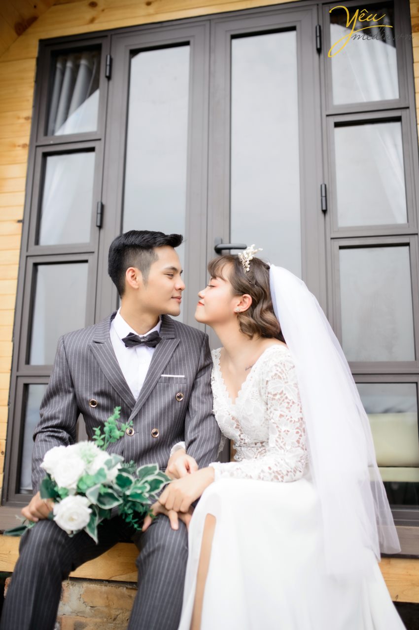 Từ lâu, Vườn Quốc Gia Ba Vì không chỉ là địa điểm tham quan du lịch tâm linh, khu nghỉ dưỡng dành cho các du khách mà nơi đây còn trở thành điểm đến lý tưởng cho các cặp đôi muốn tìm ý tưởng độc đáo cho album ảnh cưới của mình.