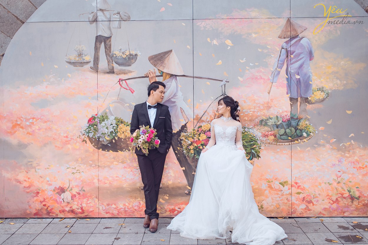 ảnh cưới chụp ở phố cổ bích họa phùng hưng