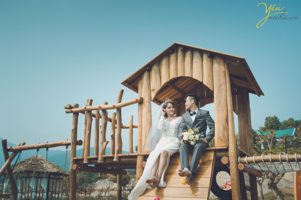 Nơi dừng chân tuyệt vời để bạn bỏ lại những lo toan thường nhật, trốn xa khói bụi ồn ào và dành tặng cho mình một kỳ nghỉ trọn vẹn, ý nghĩa bên những người thân yêu và đặc biệt hơn nơi đây sẽ là địa điểm thích hợp cho những cặp đôi có cơ hội tham quan và thực hiện bộ ảnh cưới tuyệt vời