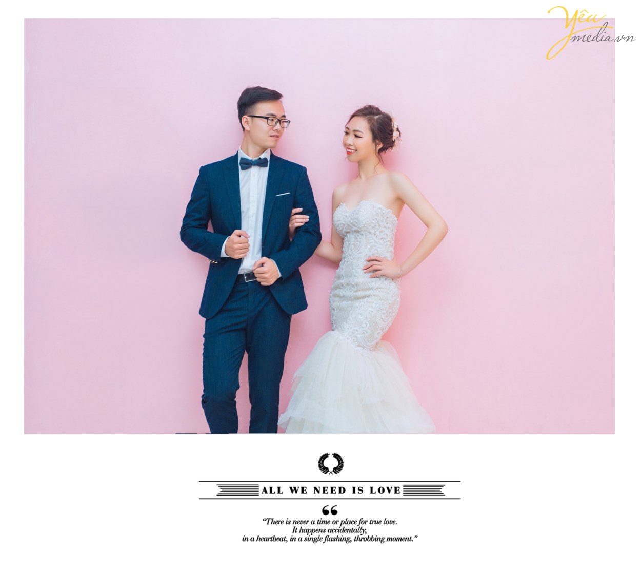 Yêu Media xin giới thiệu với các bạn 1 bộ album ảnh cưới tuyệt đẹp của khách hàng: cặp đôi chú rể Vững - cô dâu Anh được thực hiện trong tháng 4/2019. Với 2 địa điểm là Phim trường Santorini Le Park và phố cổ Hà Nội (cụ thể là khu "Ngã tư quốc tế" Lương Ngọc Quyến) cặp đôi đã có 1 bộ ảnh ấn tượng khi lựa chọn combo chụp chiều & tối của chúng tôi.