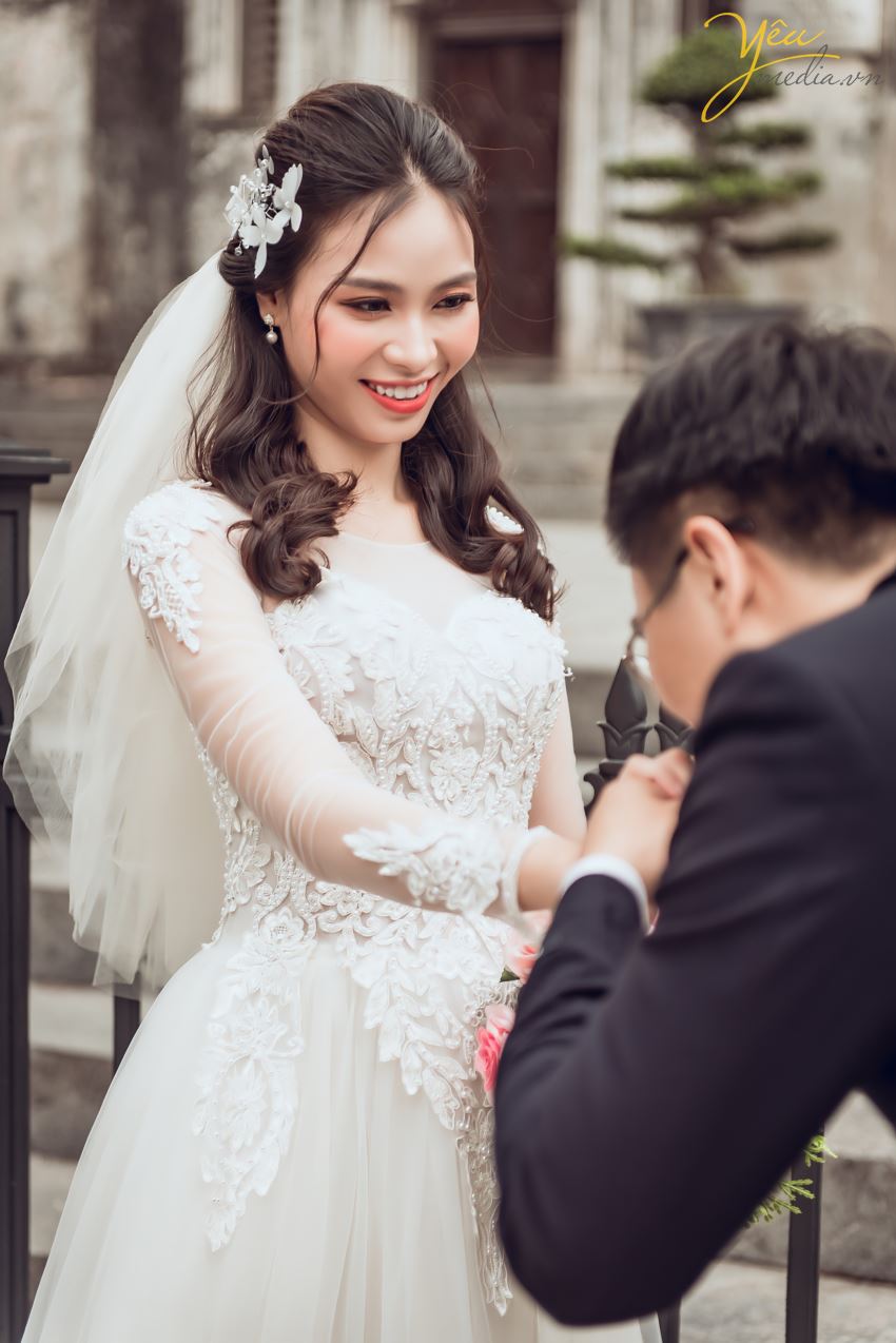 Nếu không có thời gian, chi phí đầu tư cho ảnh cưới thì bạn nên chọn những địa điểm chụp ảnh cưới đẹp ở Hà Nội và miễn phí như thế này.